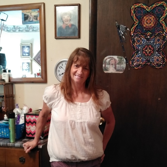 Meet your Posher, Lisa - Picture 1 of 1